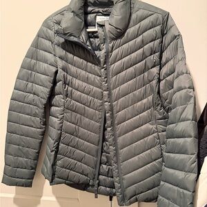 Old Navy Quilted Puffer Jacket in Gray-Green